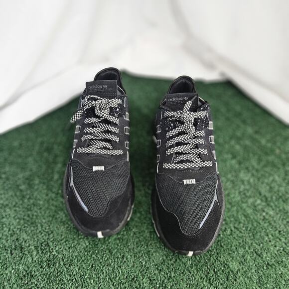 Athletic_Shoes